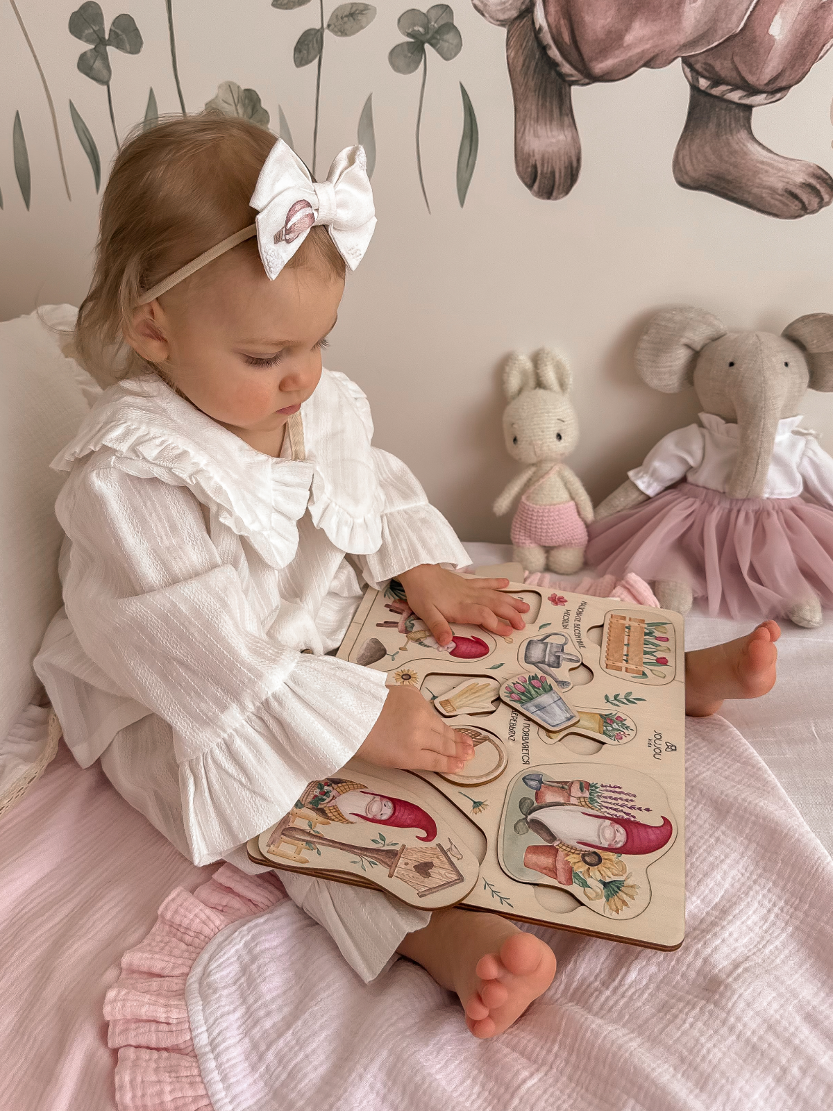 картинка Познавательный пазл «Весенние радости» из серии Истории умных гномов от магазина JOUJOU