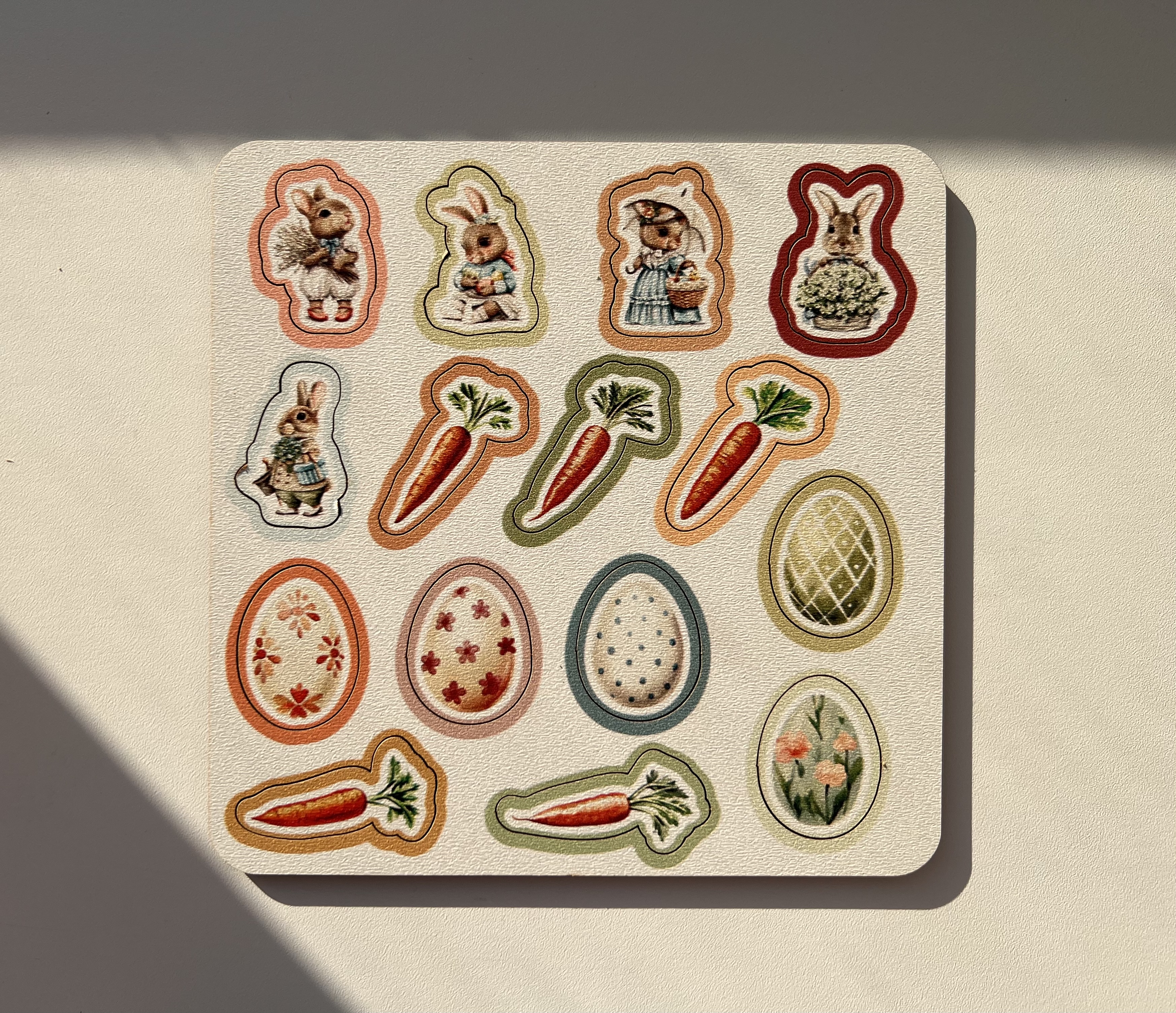 картинка Деревянная игра "Пасхальные крестики-нолики" от магазина JOUJOU